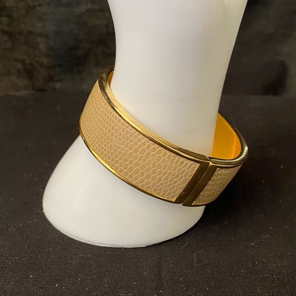 Tan and gold clamper bracelet - Picture 1 of 5